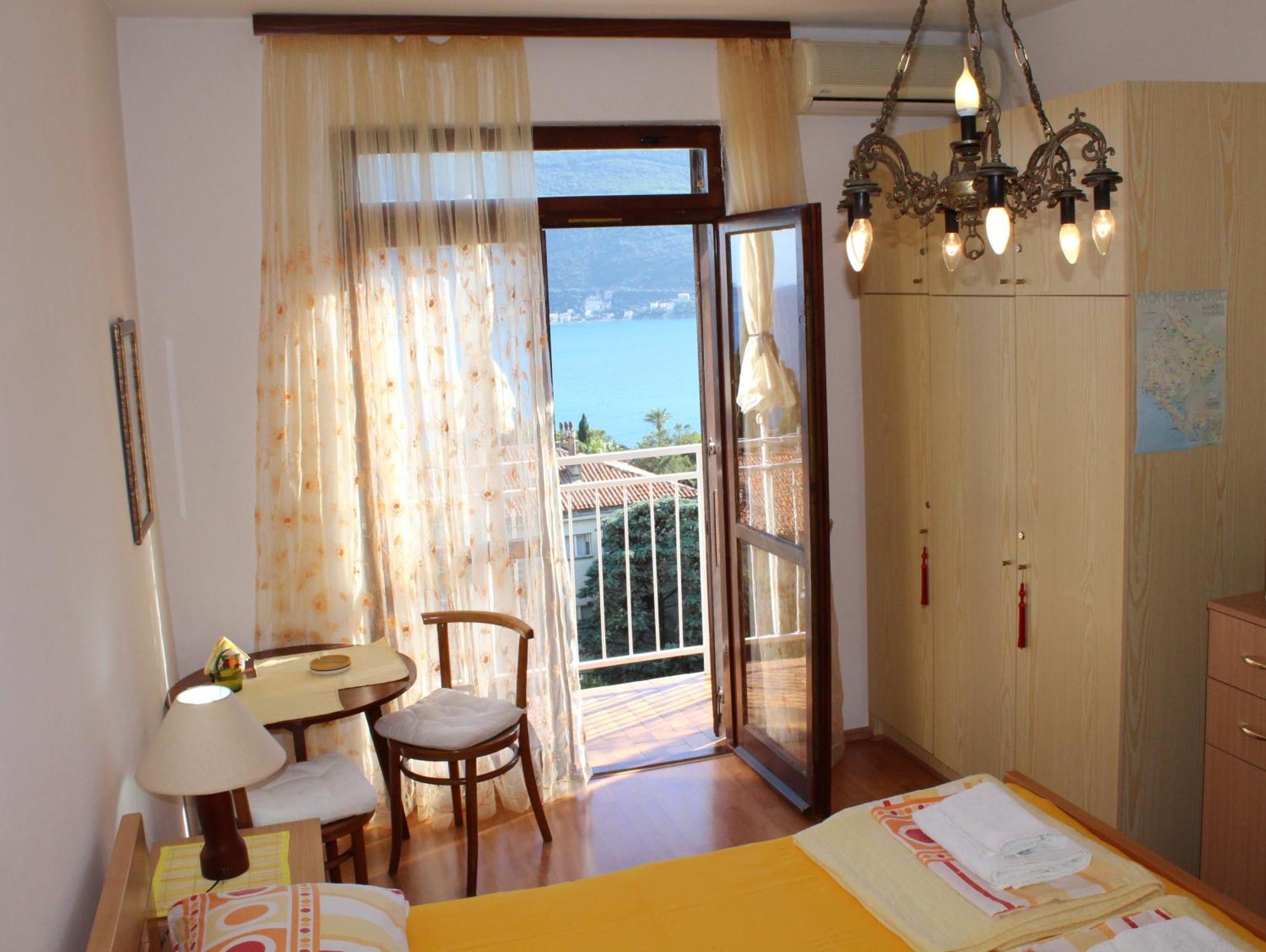 Guest House Tomanovic Herceg Novi Habitación foto